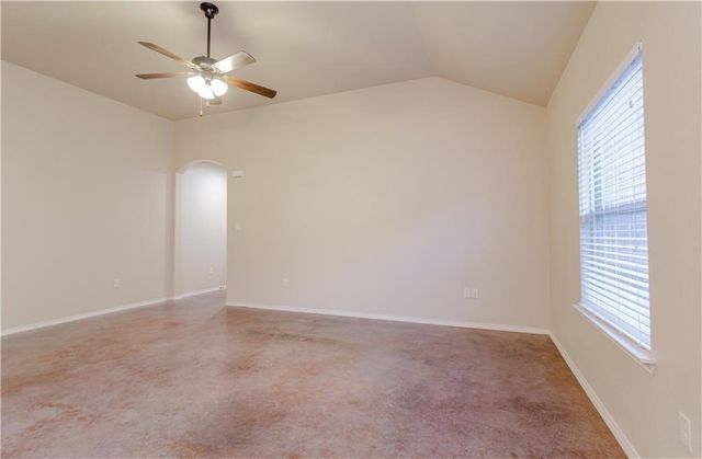 421 Jack Rabbit LN B, Buda, TX 78610