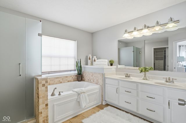 13884 Oliver Lane, Carmel, IN 46074