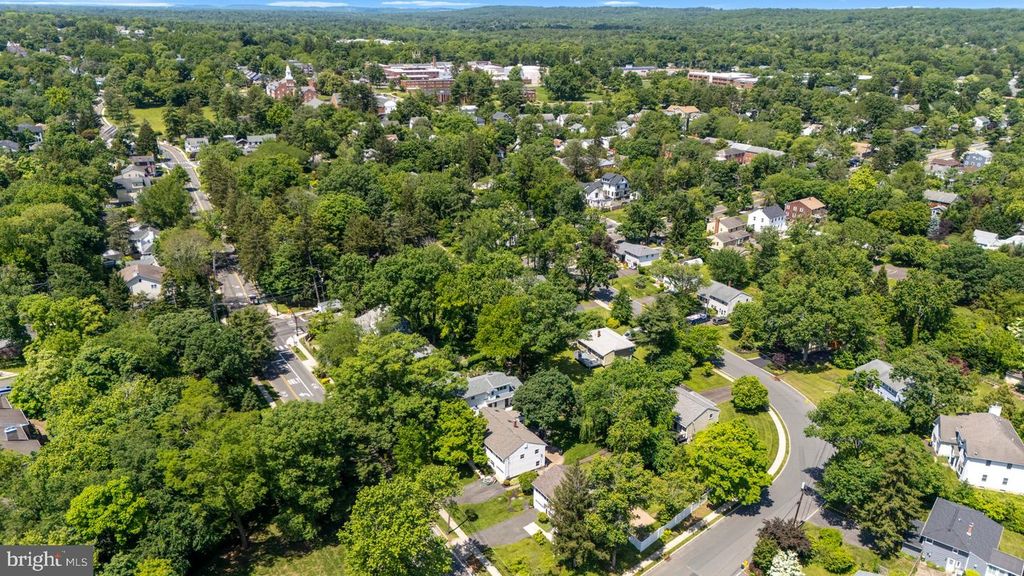 218 HAMILTON, Princeton, NJ 08540