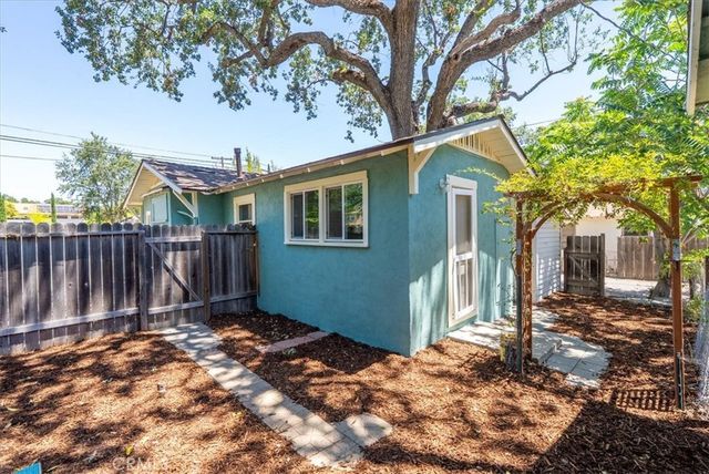 1844 Vine, Paso Robles, CA 93446