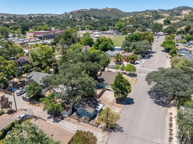 1844 Vine, Paso Robles, CA 93446