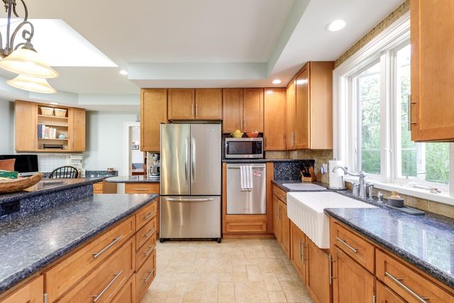 105 Brown Hill Road, Bow, NH 03304