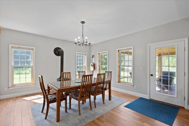 49 Stone Bridge Lane, Jericho, VT 05465