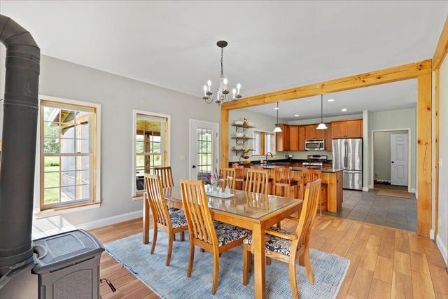 49 Stone Bridge Lane, Jericho, VT 05465