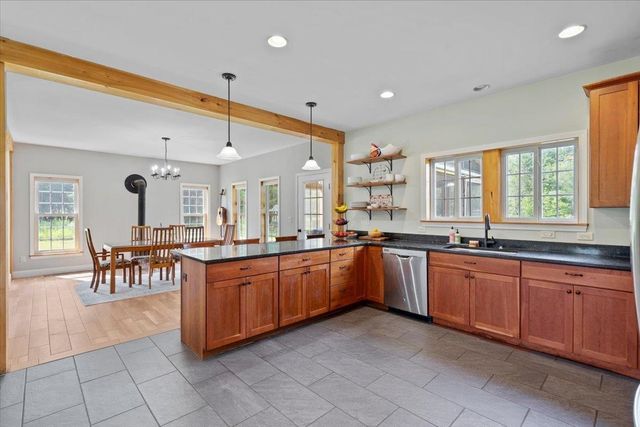 49 Stone Bridge Lane, Jericho, VT 05465