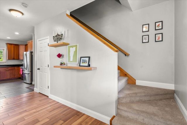 49 Stone Bridge Lane, Jericho, VT 05465