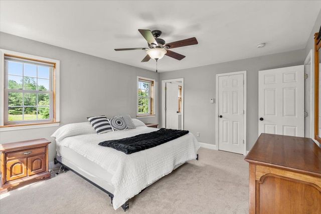49 Stone Bridge Lane, Jericho, VT 05465