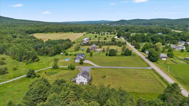 49 Stone Bridge Lane, Jericho, VT 05465