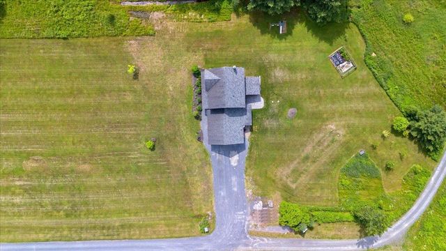 49 Stone Bridge Lane, Jericho, VT 05465
