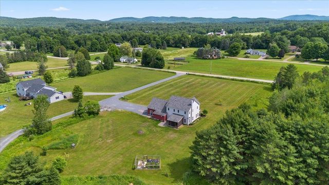 49 Stone Bridge Lane, Jericho, VT 05465