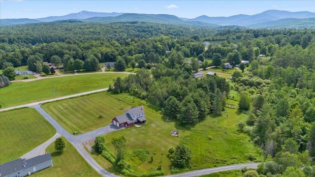 49 Stone Bridge Lane, Jericho, VT 05465