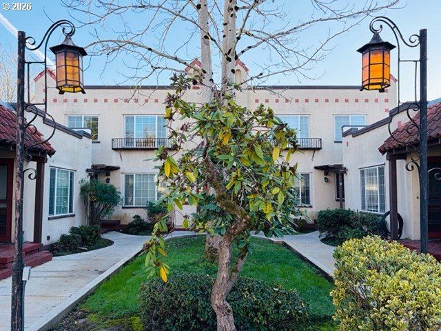 2010 Se SHERMAN St, Portland, OR 97214