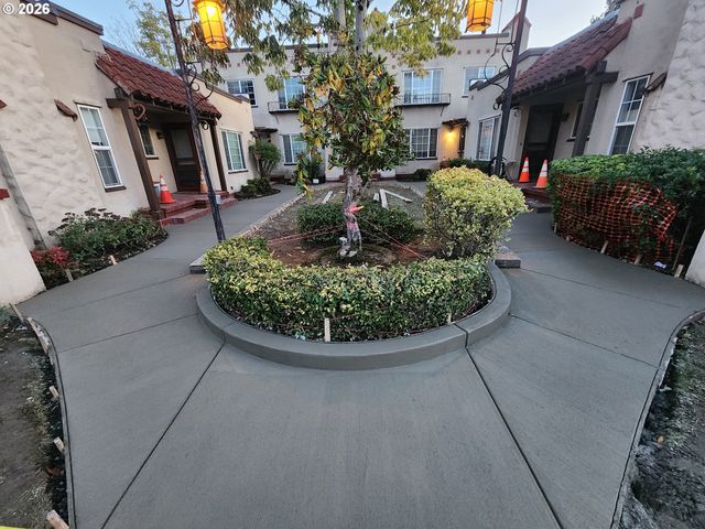 2010 Se SHERMAN St, Portland, OR 97214