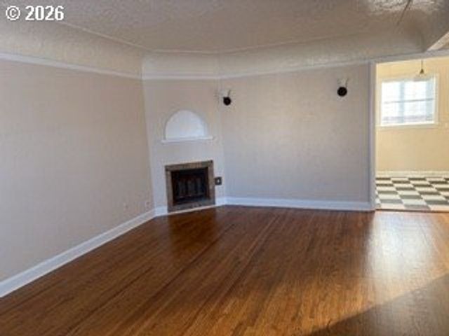 2010 Se SHERMAN St, Portland, OR 97214