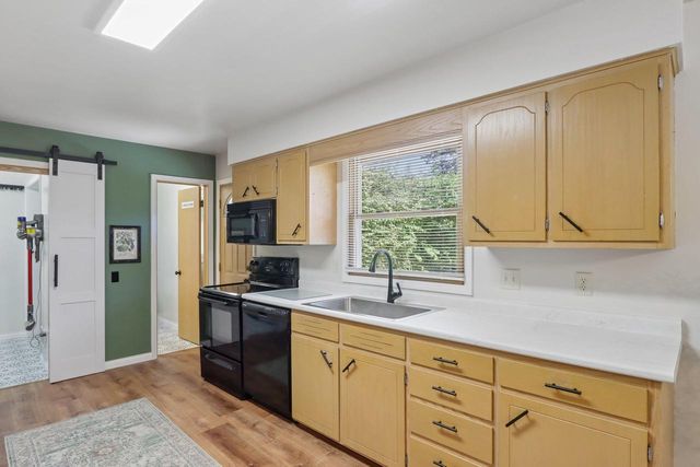 605 5th Street, Waunakee, WI 53597