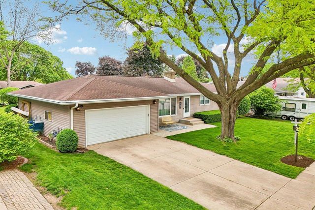 605 5th Street, Waunakee, WI 53597