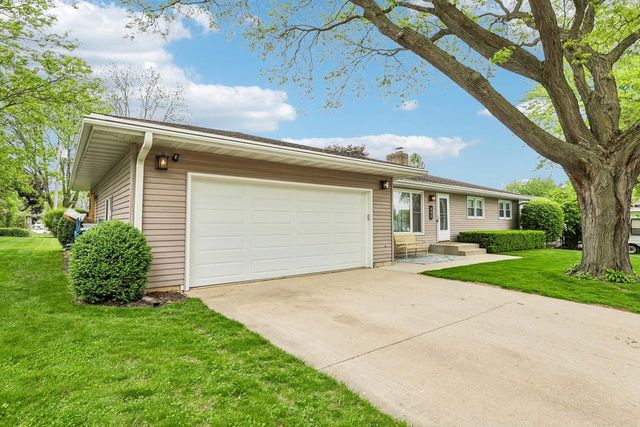 605 5th Street, Waunakee, WI 53597