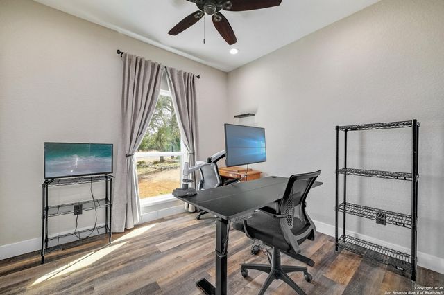 121 Jacob Dearing, Blanco, TX 78606