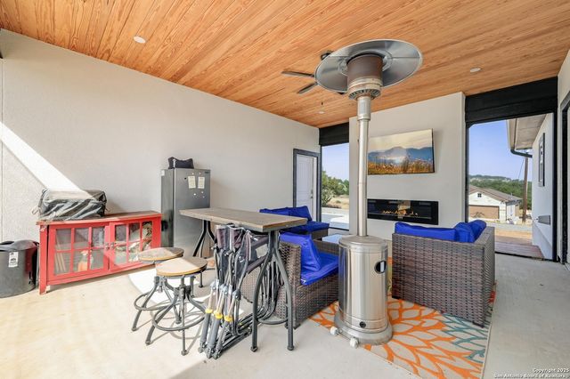 121 Jacob Dearing, Blanco, TX 78606