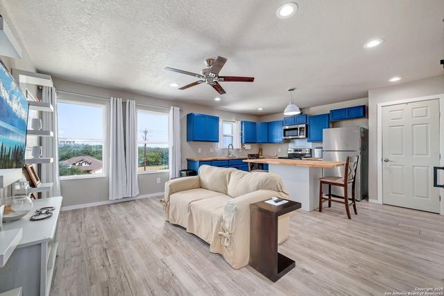 121 Jacob Dearing, Blanco, TX 78606