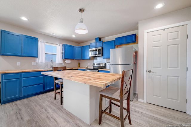 121 Jacob Dearing, Blanco, TX 78606