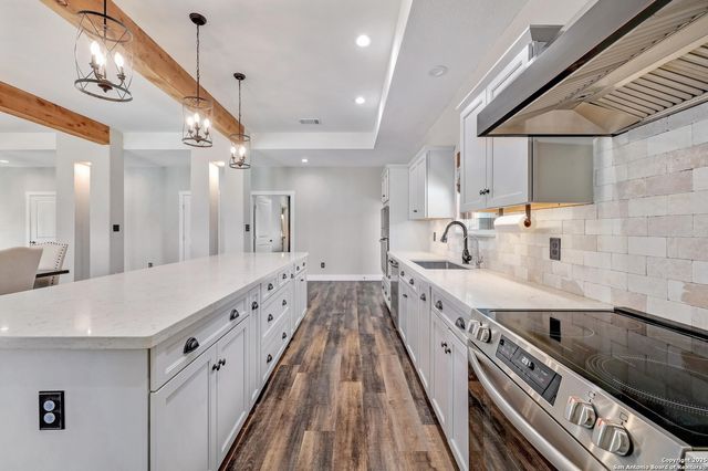 121 Jacob Dearing, Blanco, TX 78606