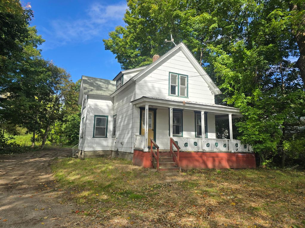 7 Lake Street, Oxford, ME 04270 — exterior