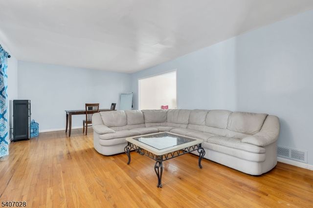 712 Moses Dr, Rahway City, NJ 07065