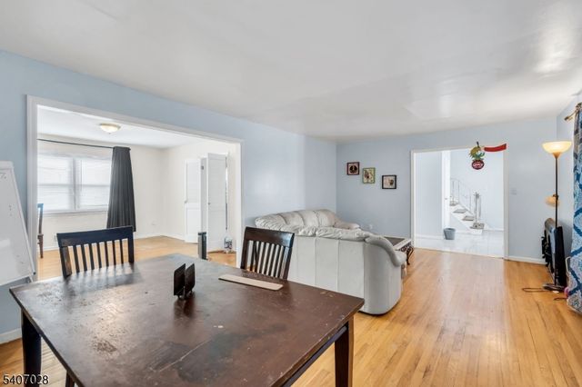 712 Moses Dr, Rahway City, NJ 07065