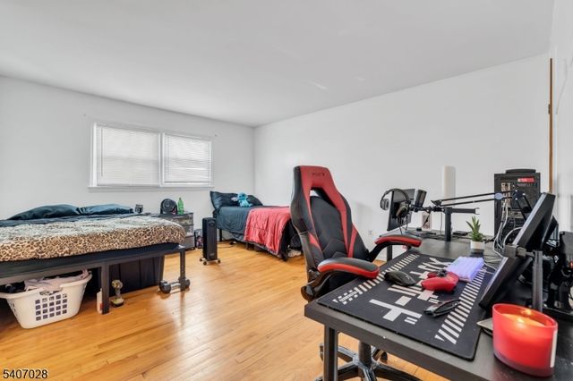 712 Moses Dr, Rahway City, NJ 07065