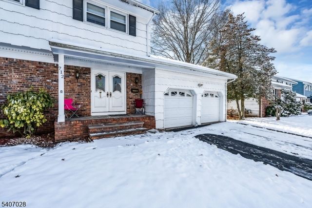 712 Moses Dr, Rahway City, NJ 07065