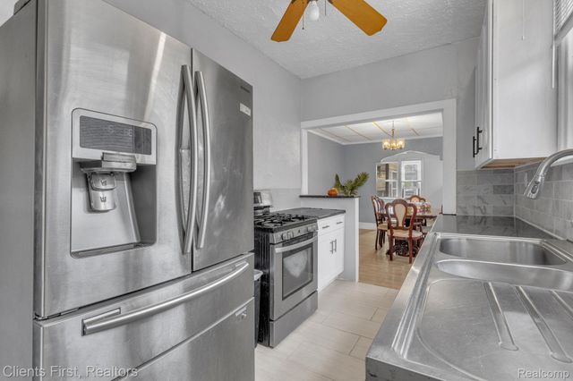 14077 Mark Twain Street, Detroit, MI 48227