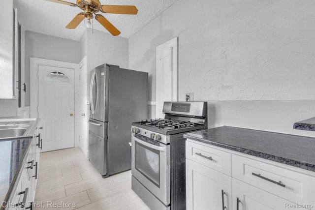 14077 Mark Twain Street, Detroit, MI 48227