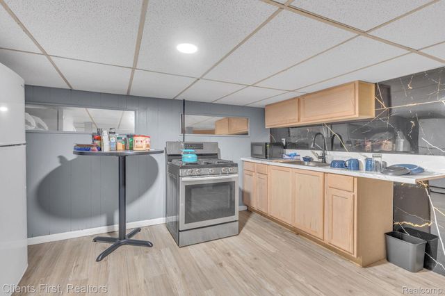 14077 Mark Twain Street, Detroit, MI 48227