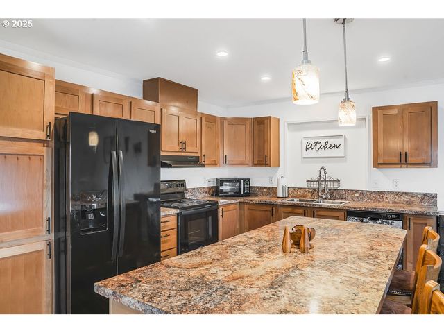 1310 BOARDWALK Ave, Molalla, OR 97038