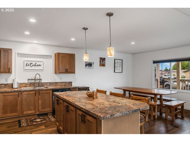 1310 BOARDWALK Ave, Molalla, OR 97038