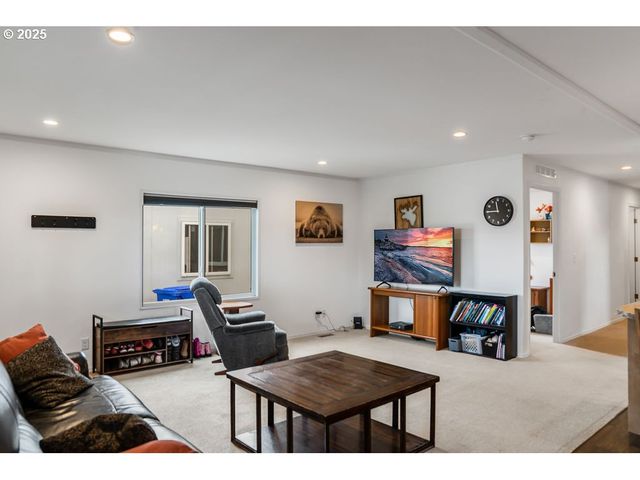 1310 BOARDWALK Ave, Molalla, OR 97038