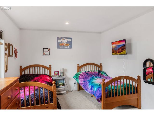 1310 BOARDWALK Ave, Molalla, OR 97038