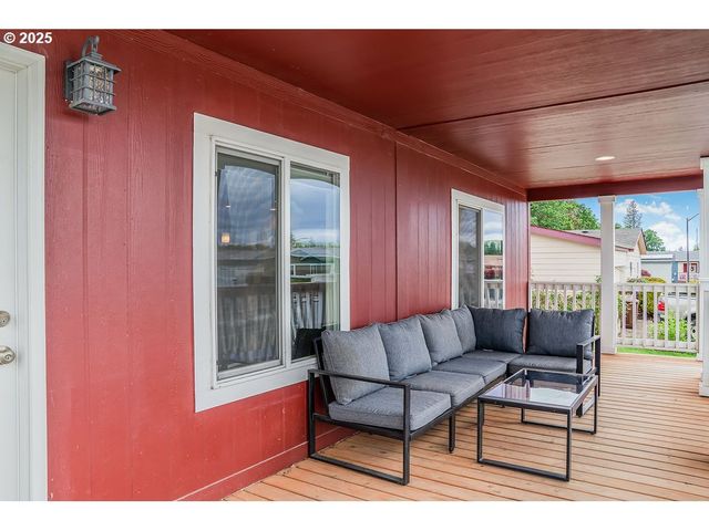 1310 BOARDWALK Ave, Molalla, OR 97038