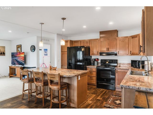 1310 BOARDWALK Ave, Molalla, OR 97038