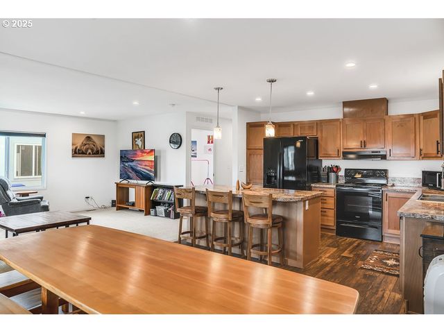 1310 BOARDWALK Ave, Molalla, OR 97038