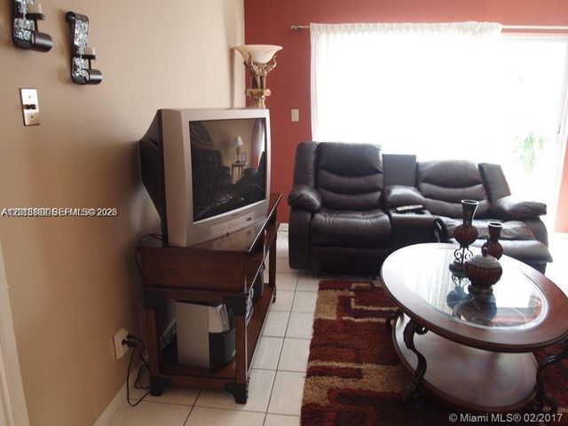 950 Hillcrest Dr 503, Hollywood, FL 33021