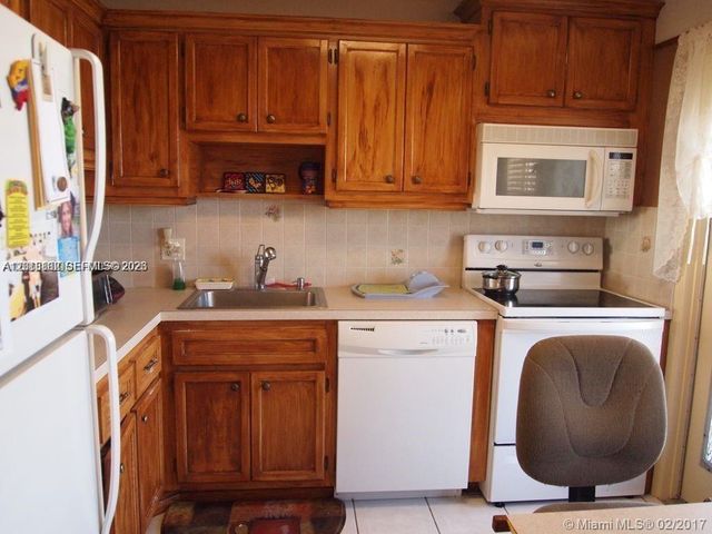 950 Hillcrest Dr 503, Hollywood, FL 33021