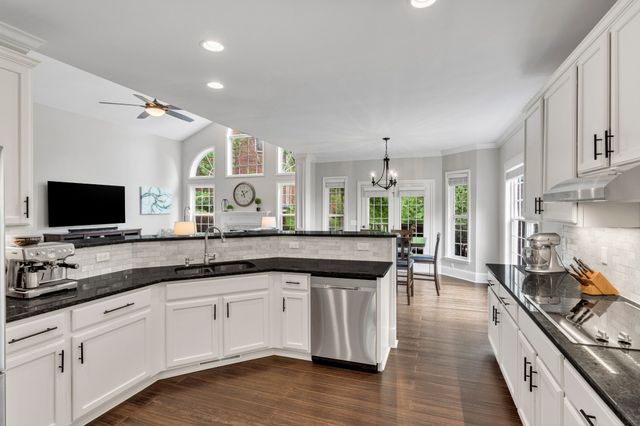 1001 Morton Mill Rd, Nashville, TN 37221