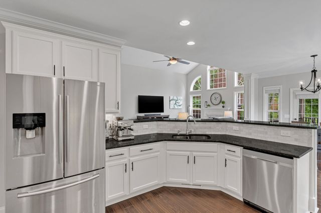 1001 Morton Mill Rd, Nashville, TN 37221