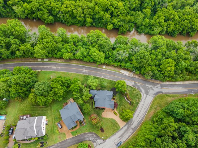 1001 Morton Mill Rd, Nashville, TN 37221