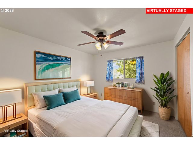 1378 Nw GROVE St, Roseburg, OR 97471