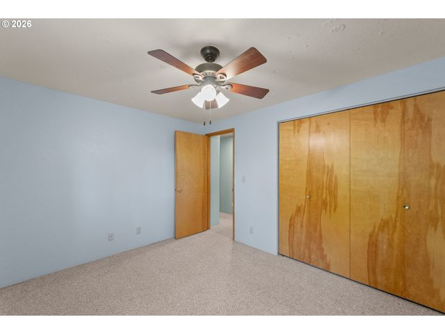 1378 Nw GROVE St, Roseburg, OR 97471