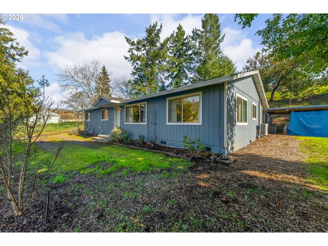 1378 Nw GROVE St, Roseburg, OR 97471