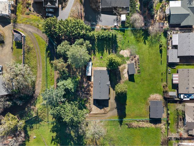 1378 Nw GROVE St, Roseburg, OR 97471